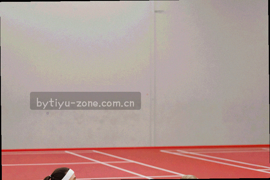 球门网与门柱线条的近距离抽象特写